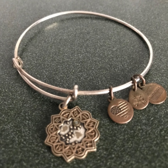 Alex and Ani Expandable Wire Bracelet Sagittarius 2017 - Picture 4 of 16